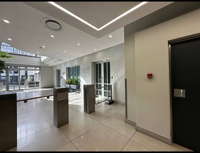 1,210M² OFFICE TO LET IN SANDTON CENTRAL